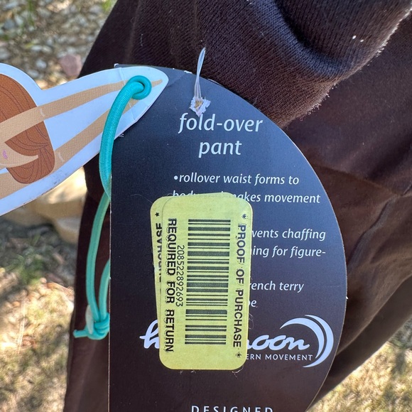 Half Moon Fold Flared Leggings - NWT Large Like LULELEMON NULU FLARED - Picture 7 of 8